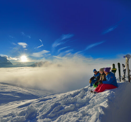 Switzerland. get natural. Skiing fun for the whole family in the ski resort of Meiringen - Hasliberg in the Bernese Oberland. Above the sea of fog in brilliant winter sunshine, the area provides an opportunity for various winter sports activities.

Schweiz. ganz natuerlich. Skispass fuer die ganze Familie im Skigebiet von Meiringen - Hasliberg im Berner Oberland. Oberhalb des Nebelmeers in strahlender Wintersonne, bieter sich die Gelegenheit fuer eine Vielzahl von diversen Wintersport-Aktivitaeten.

Suisse. tout naturellement. Le plaisir du ski pour toute la famille dans la station de ski de Meiringen - Hasliberg, dans l'Oberland bernois. Au-dessus de la mer de brouillard dans le soleil brillant, on a la possibilite pour une variete de diverses activites hivernale.

Copyright by: Switzerland Tourism - By-Line: swiss-image.ch/Christian Perret